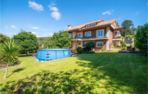Beautiful home in Redondela with WiFi, Swimming pool and 3 Bedrooms